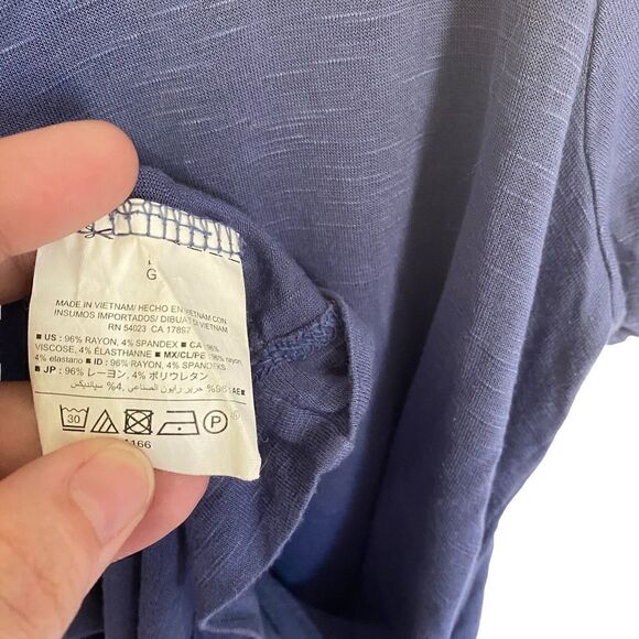 Old Navy Large blue short sleeve stretch - Picture 4 of 5